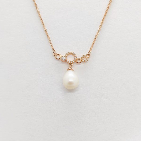 Dewdrop Pearl Chain Pendant
